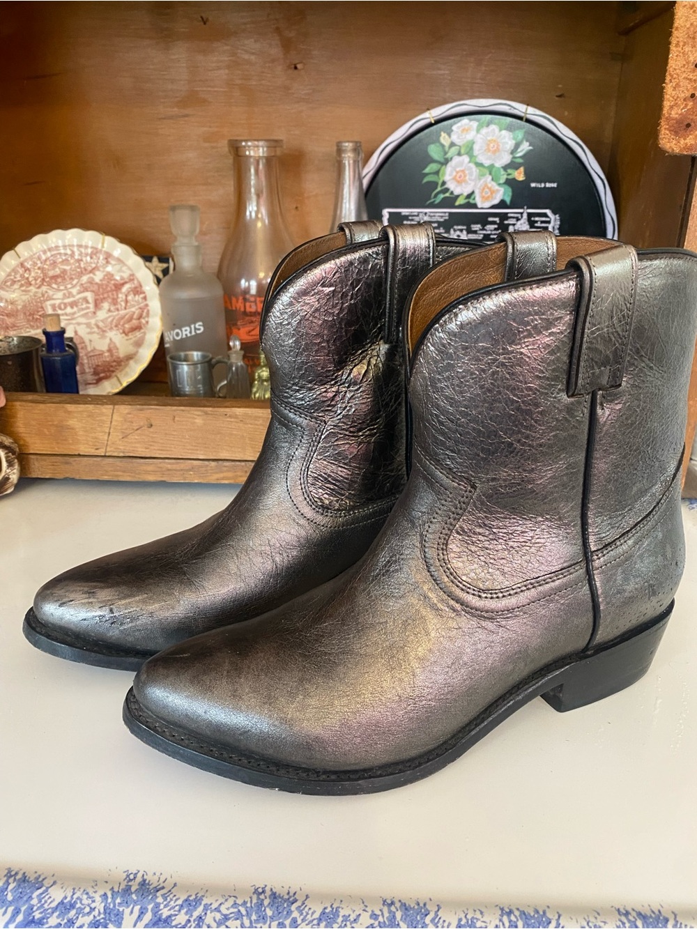 Frye Billy Short western boots, pewter metallic leather, size 10
